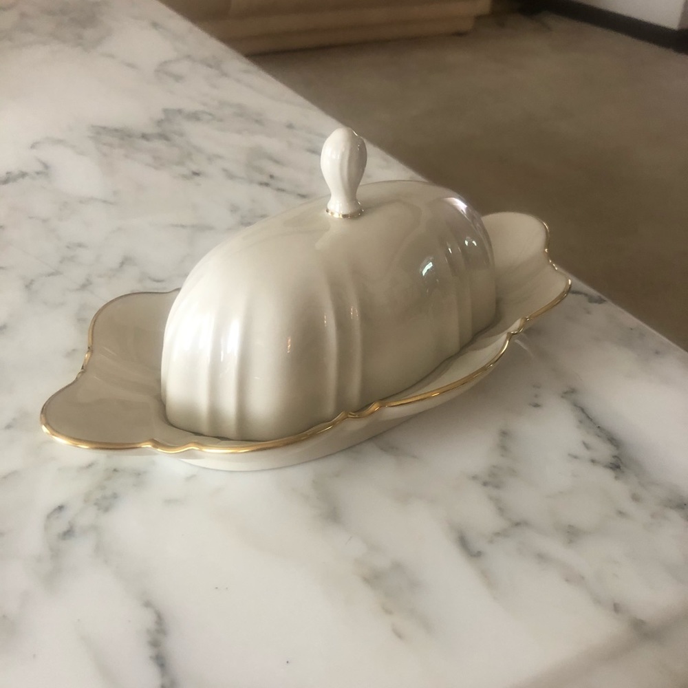 NWOT Lenox China covered Butter Dish